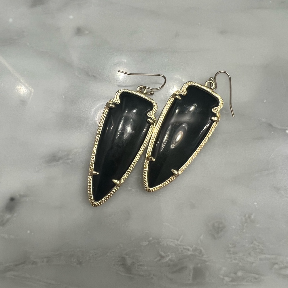 Black arrowhead Kendra Scott earrings